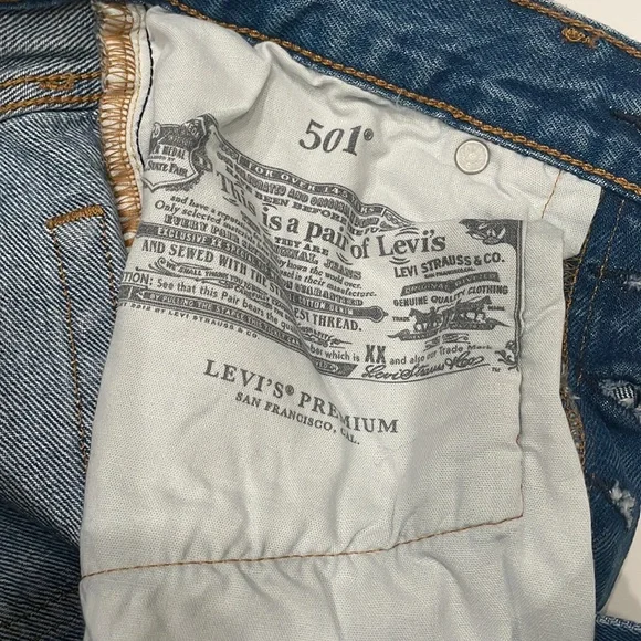 Levi’s 501 Crop Frayed - Picture 7 of 10